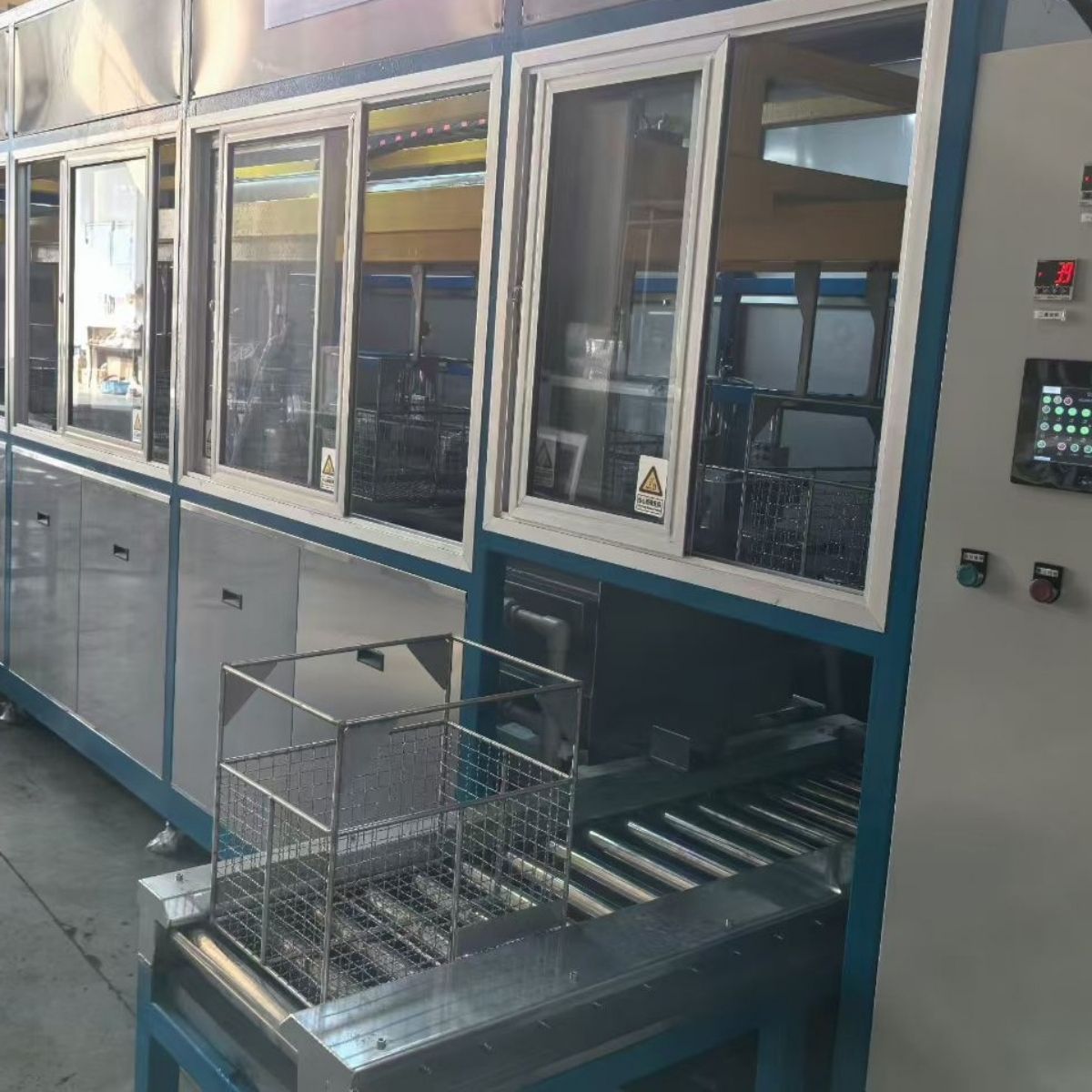 Multi-arm synchronous cleaning machine