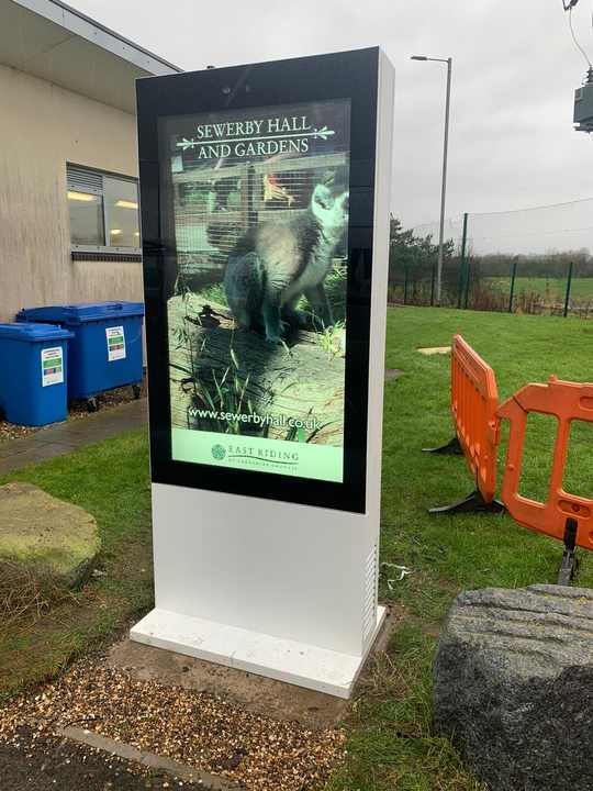 75 Inch Double Side Outside LCD Digital Signage Screen Advertising Stand Outdoor Lcd Totem Advertising Equipment Kiosk